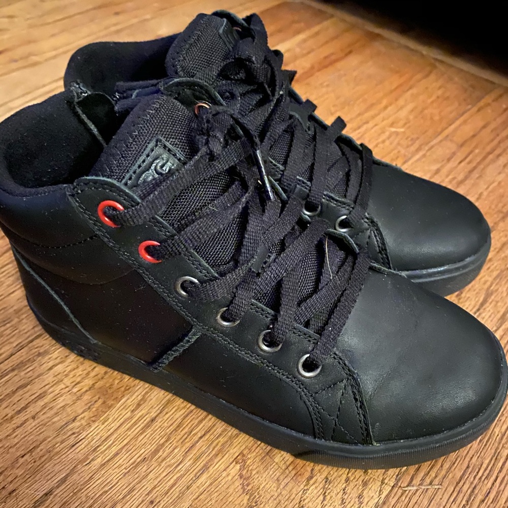 Ugg Boys Sz 2 zip boots.